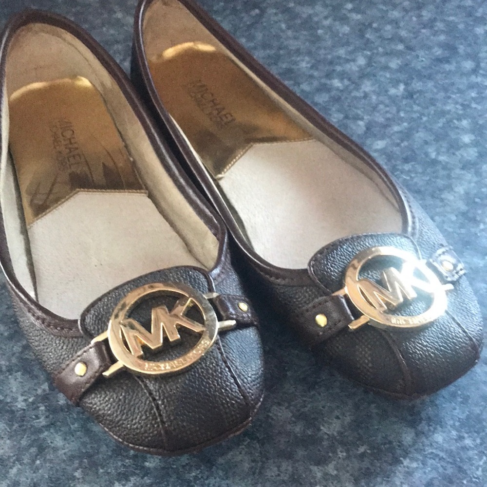 Michael Kors brown flats size 6 like new